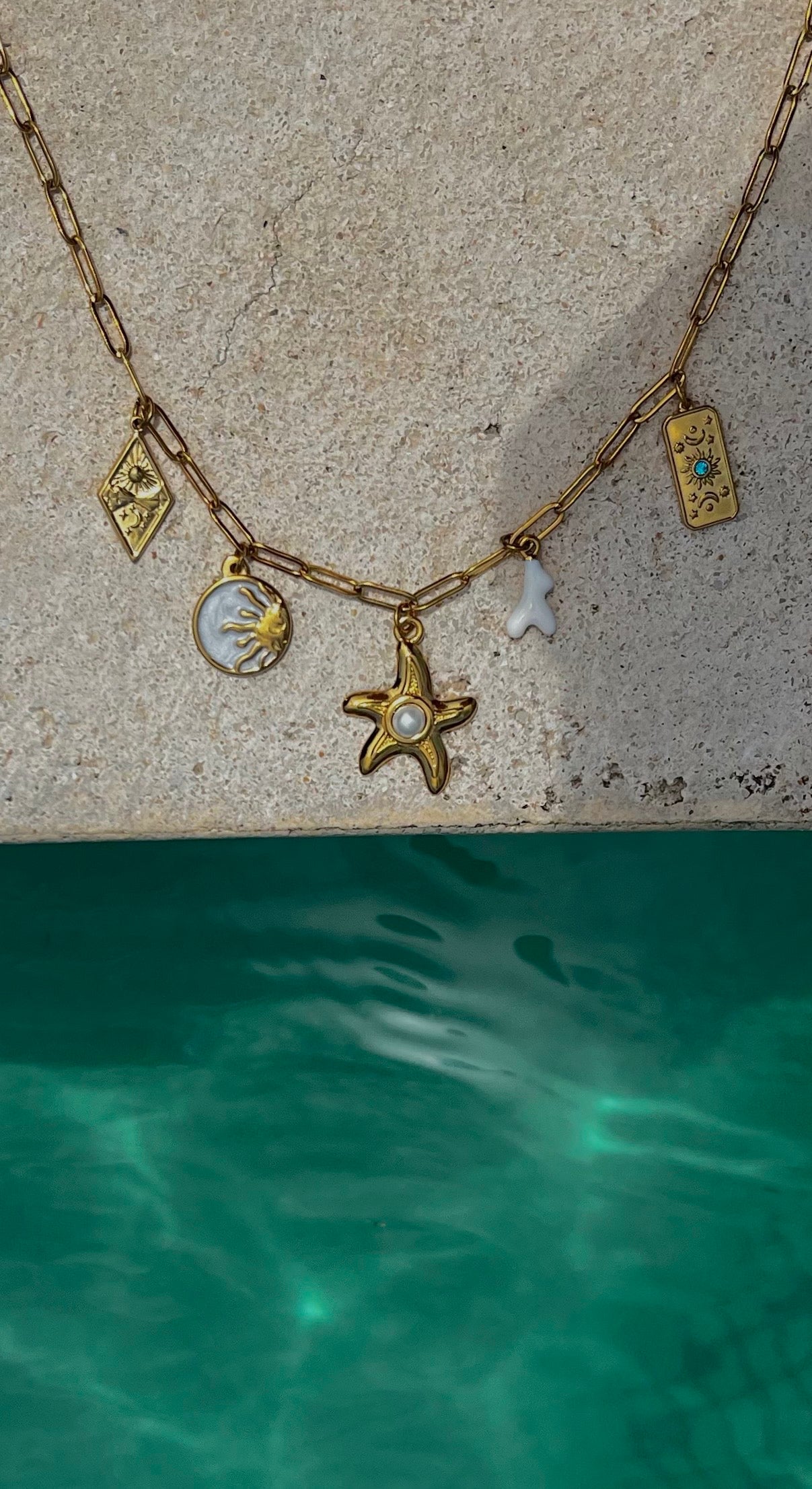 Collier à charms